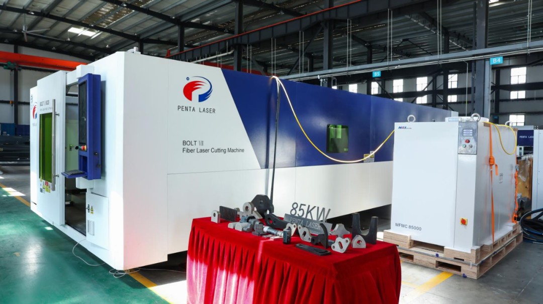Penta Laser и Chuangxin Laser совместно запускают станок для лазерной резки мощностью 85 000 Вт, который в очередной раз побил рекорд высокой мощности в области резки.